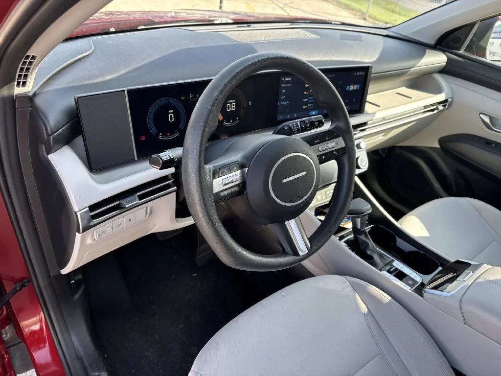 Used 2025 Red Hyundai SEL image 30