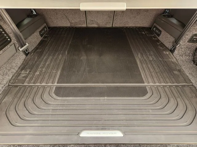 New 2026 Fuji White Land Rover SE image 22