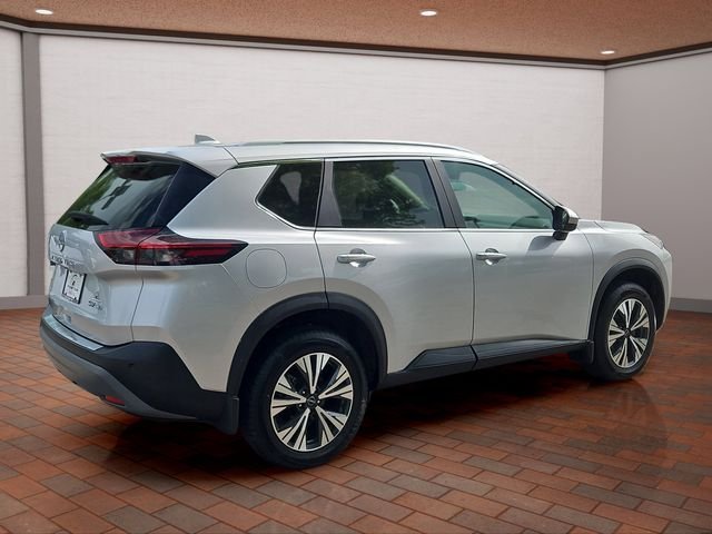 Used 2023 Brilliant Silver Metallic Nissan SV image 4