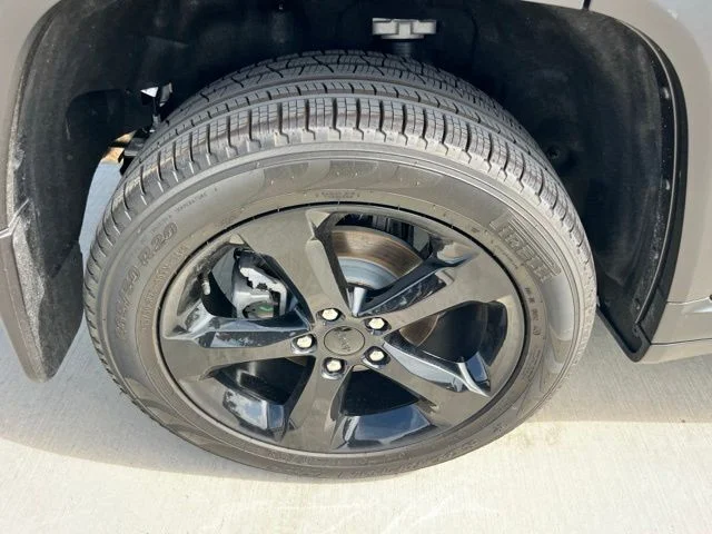 Used 2026 Gray Jeep Limited image 9