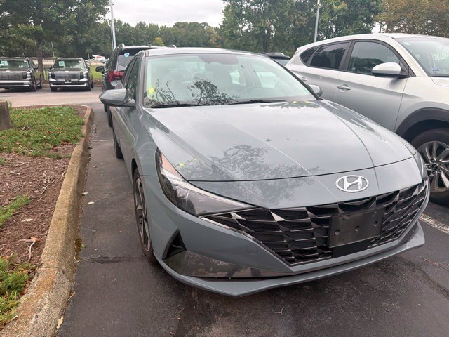 Used 2023 Electric Hyundai Limited image 12