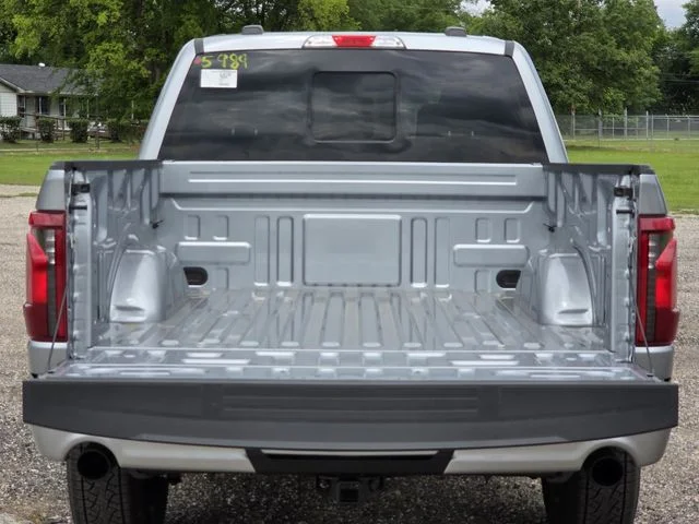 New 2026 Iconic Silver Metallic Ford XLT image 9