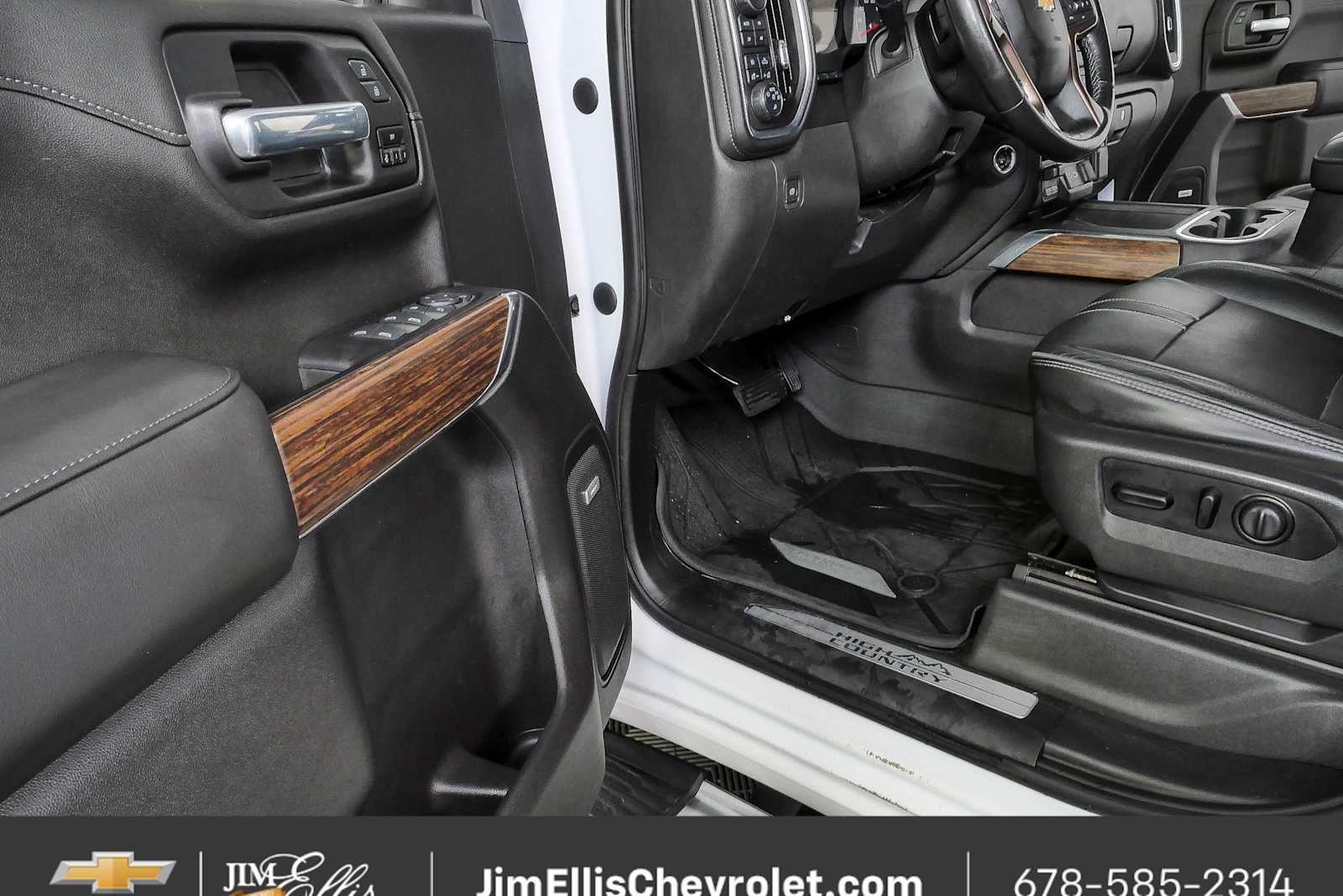 Certified Used 2021 IRIDESCENT PEARL TRICOAT Chevrolet High Country image 4