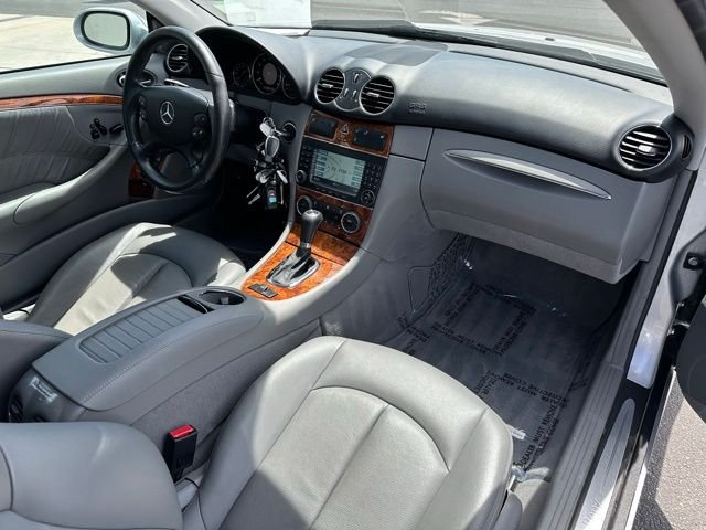 Used 2008 Gray Mercedes-Benz CLK 550 image 12