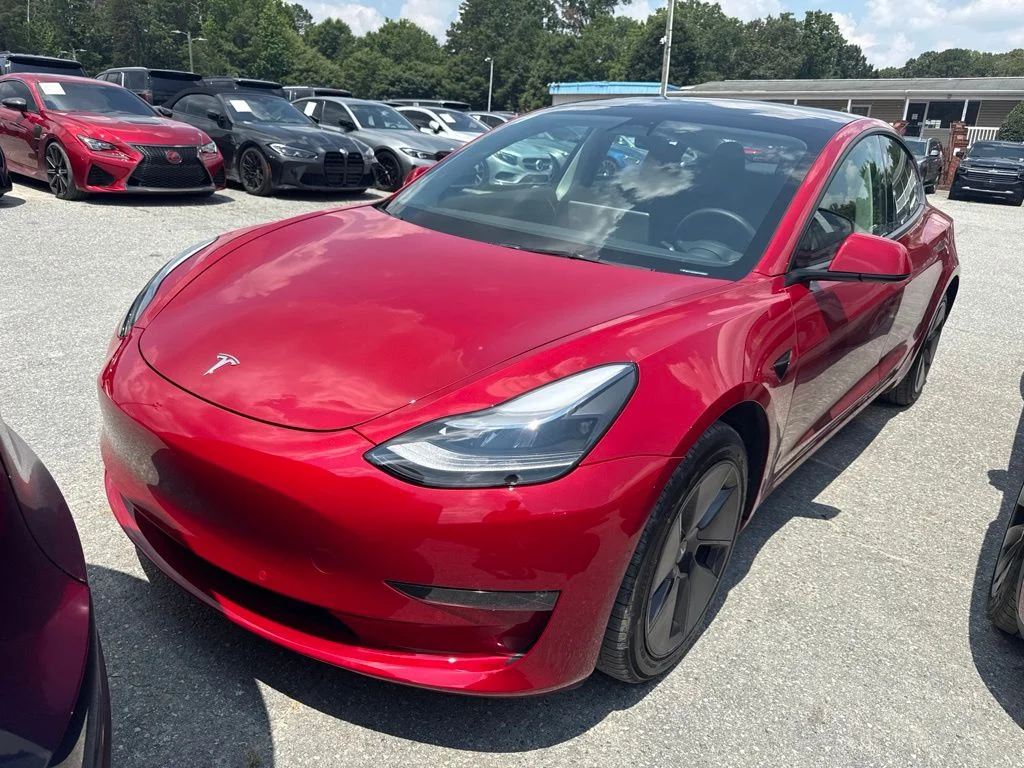 Used 2022 Red Tesla Long Range image 1