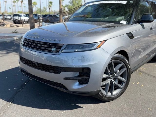 Certified Used 2025  Land Rover SE image 2