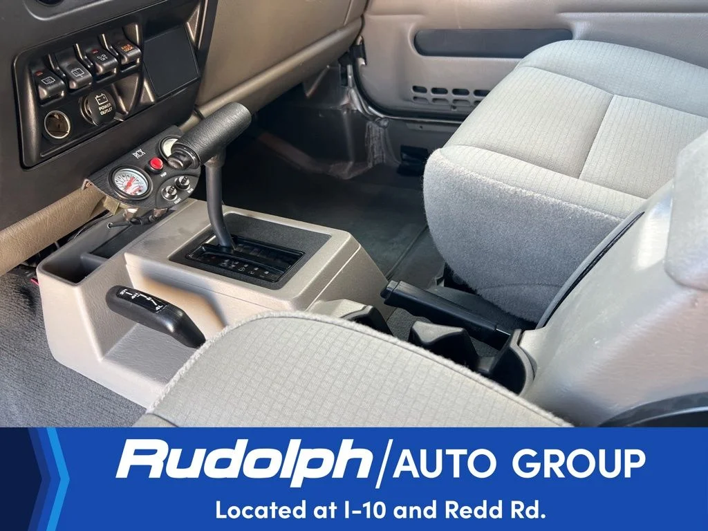 Used 2006 Light Khaki Metallic Jeep Unlimited Rubicon image 28