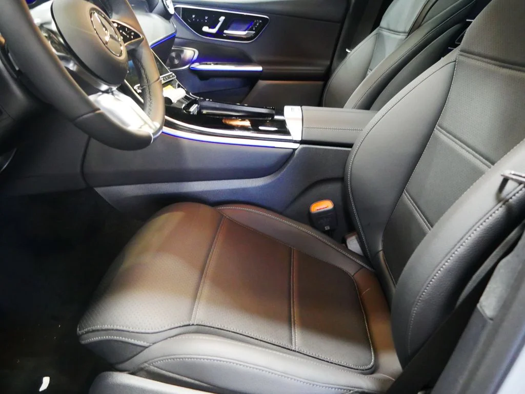 Certified Used 2026 MANUFAKTUR Alpine Grey Mercedes-Benz GLC 300 image 16