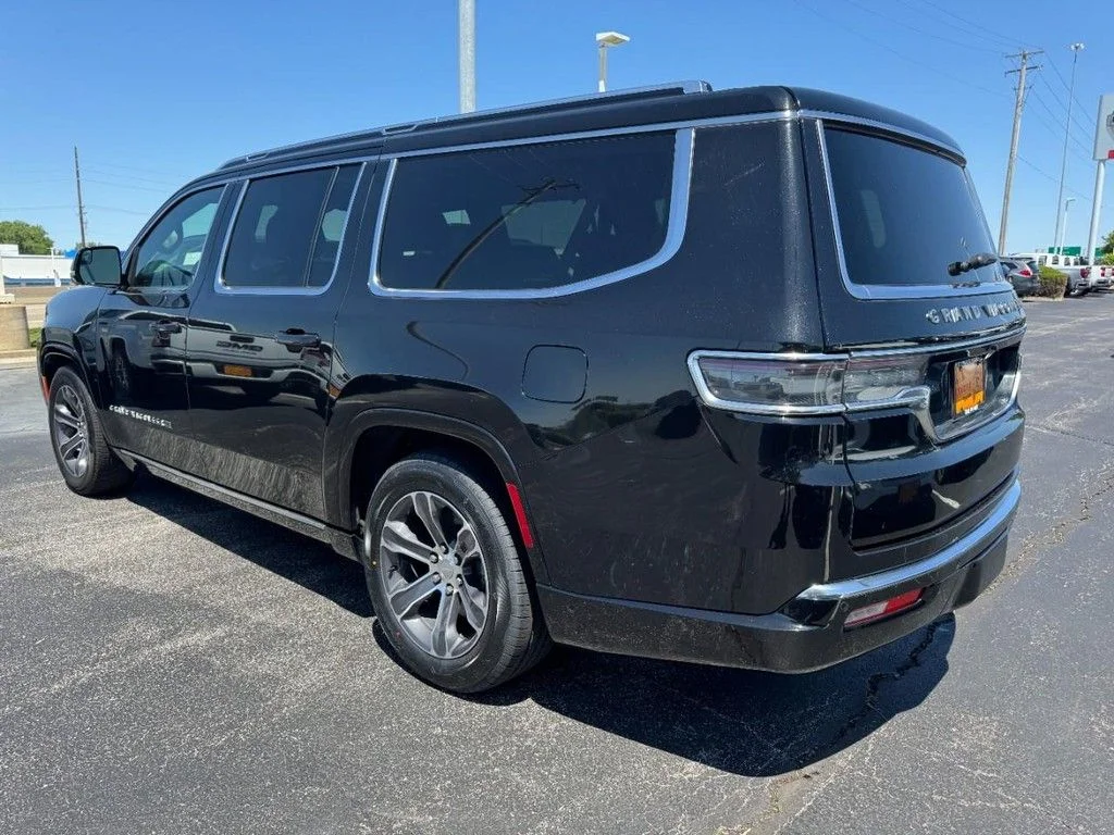 Used 2024 Black Jeep Base image 5