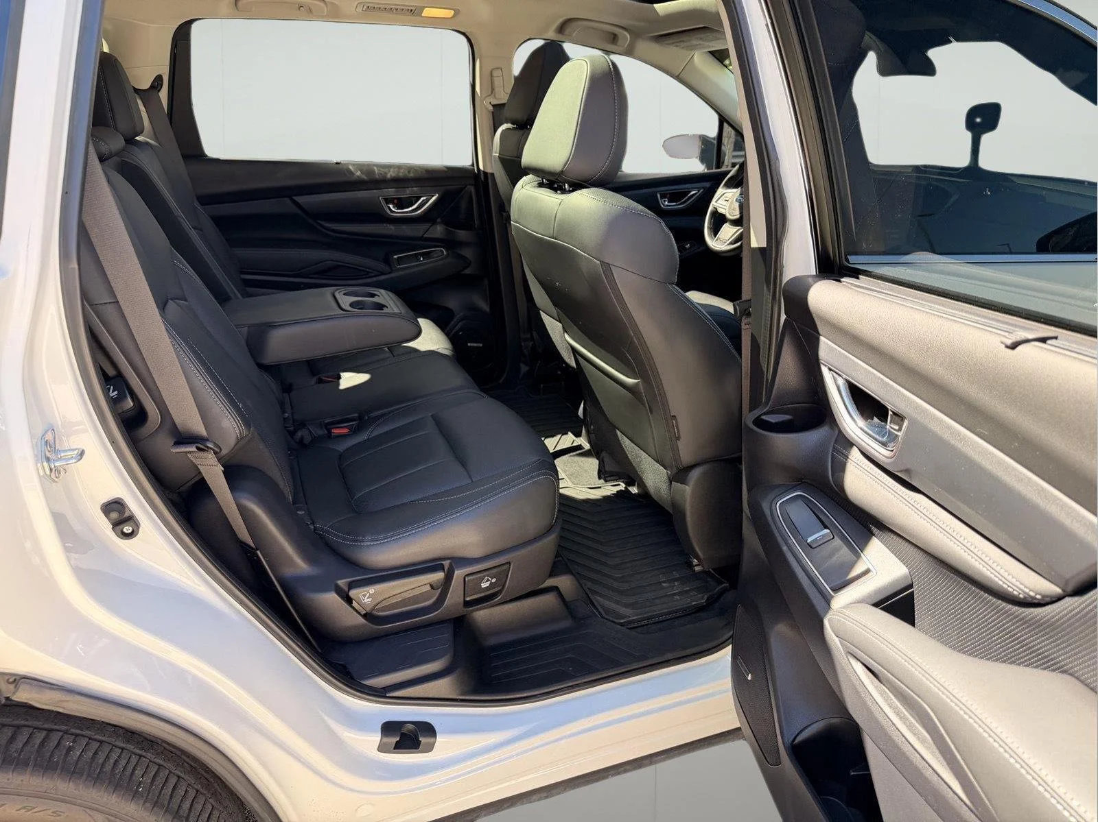 Used 2024 Crystal White Pearl Subaru Limited image 13
