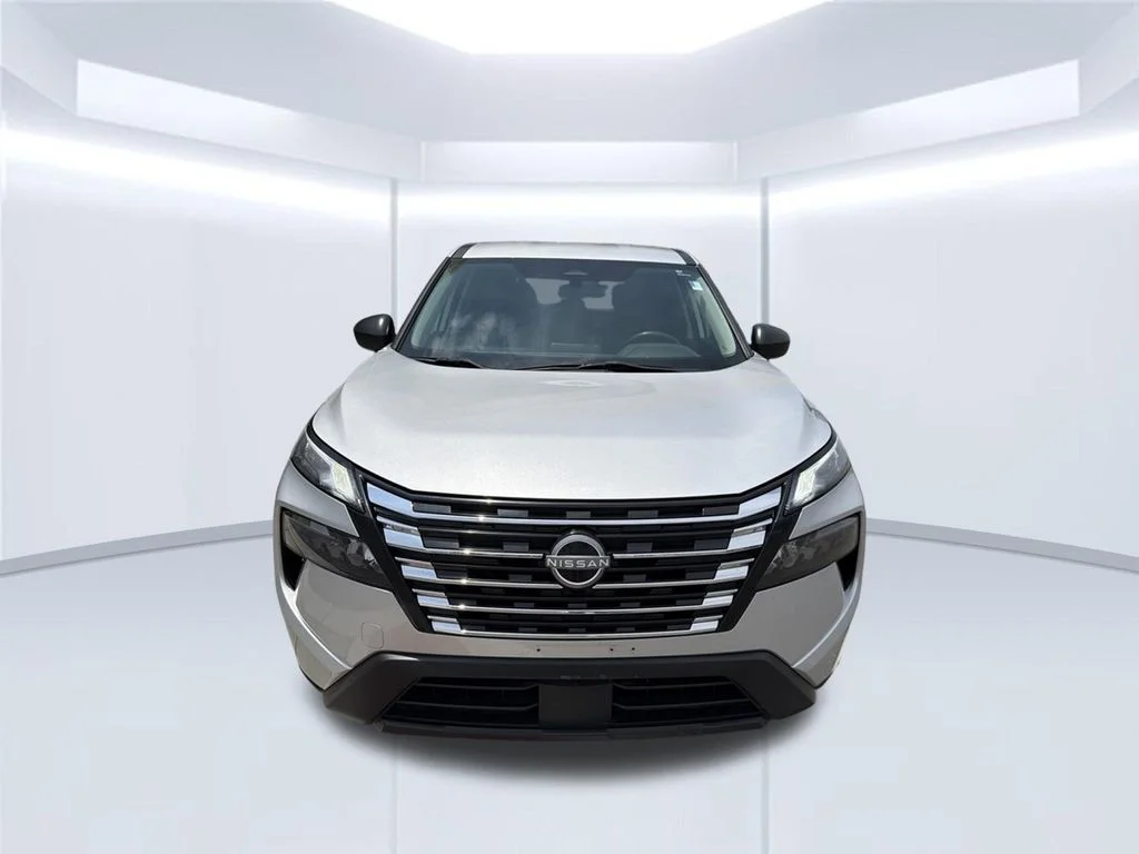 Used 2024 Silver Nissan S image 2