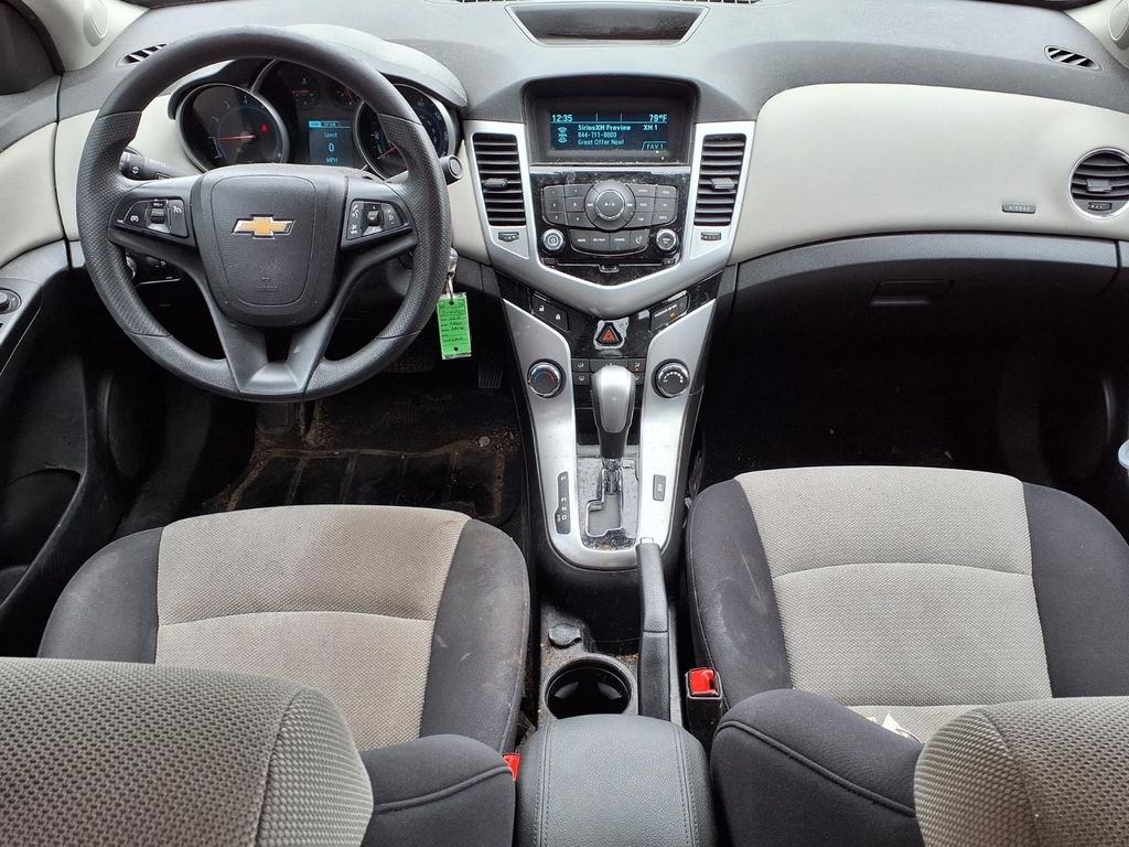 Used 2013 White Chevrolet LS image 9