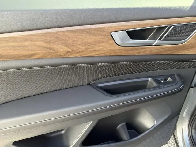 New 2026 Silver Volkswagen 2.0T SE image 10