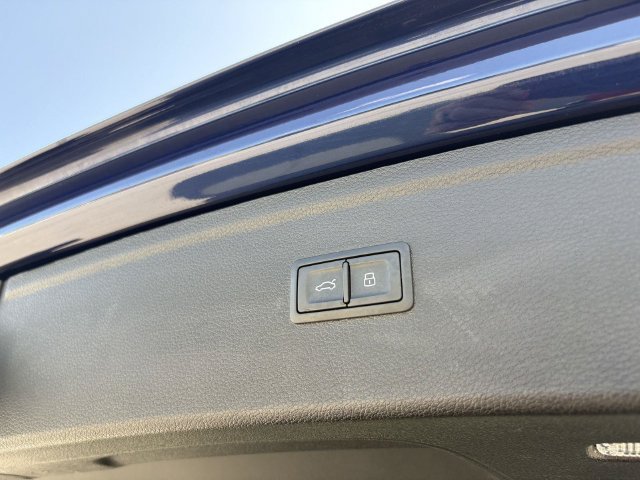 Used 2025 Blue Audi  image 34