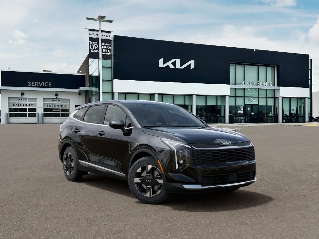 New 2027 Fusion Black Kia LX image 8
