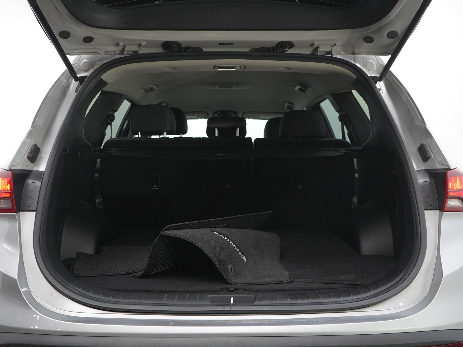 2023 Hyundai Santa Fe SE - Photo 17