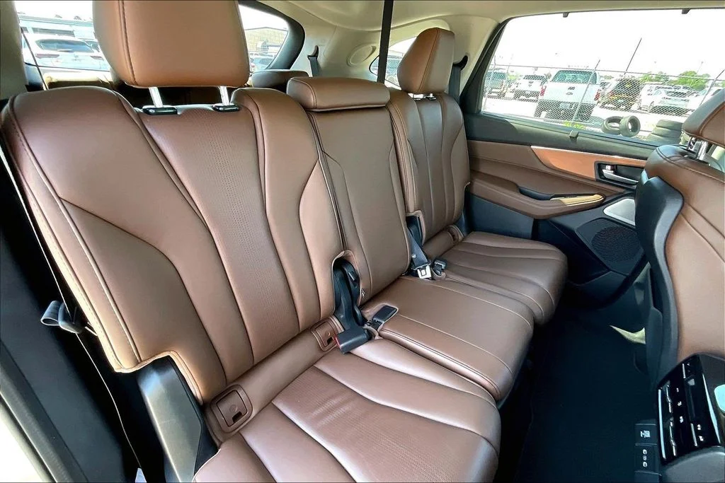 Used 2025  Acura Technology Package image 22