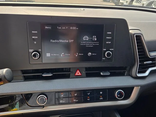 Used 2025 Snow White Pearl Kia LX image 17