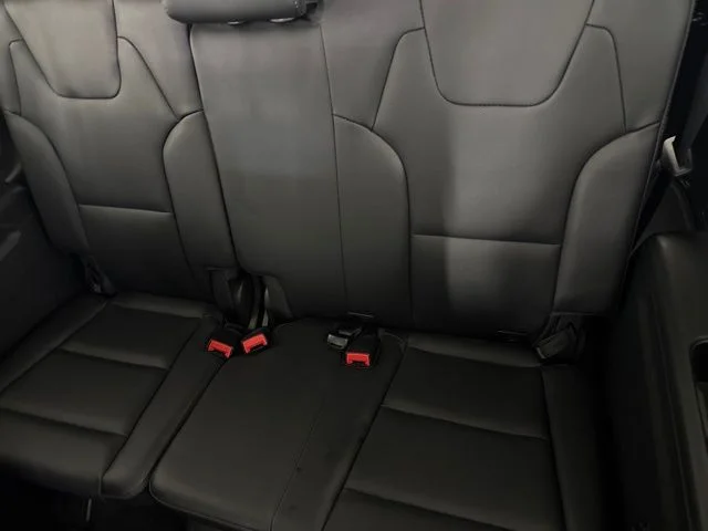 Used 2022 White Kia EX image 27