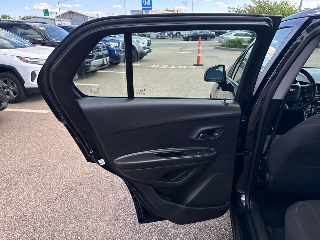 Used 2021 Blue Chevrolet LS image 35