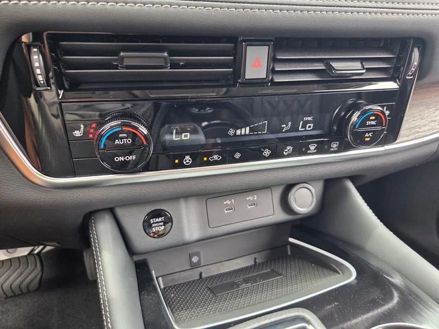 New 2026 Boulder Gray Pearl / Super Black Two-tone Nissan Platinum image 20