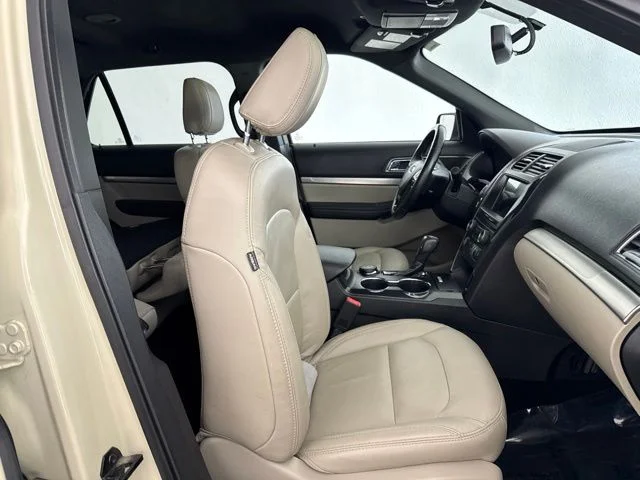 Used 2018 Silver Ford XLT image 20