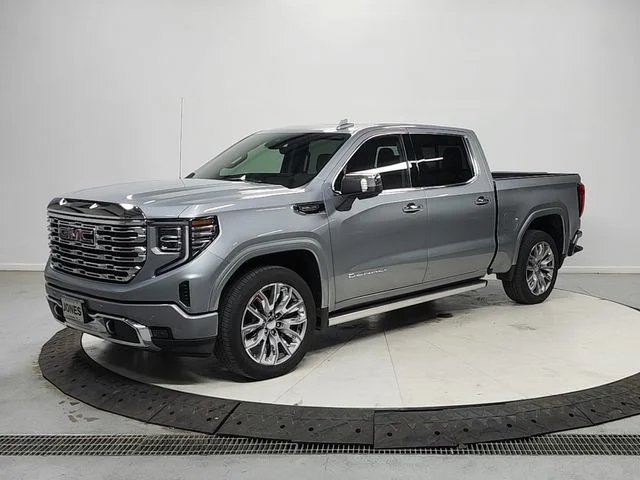 Used 2025 Silver GMC Denali image 3