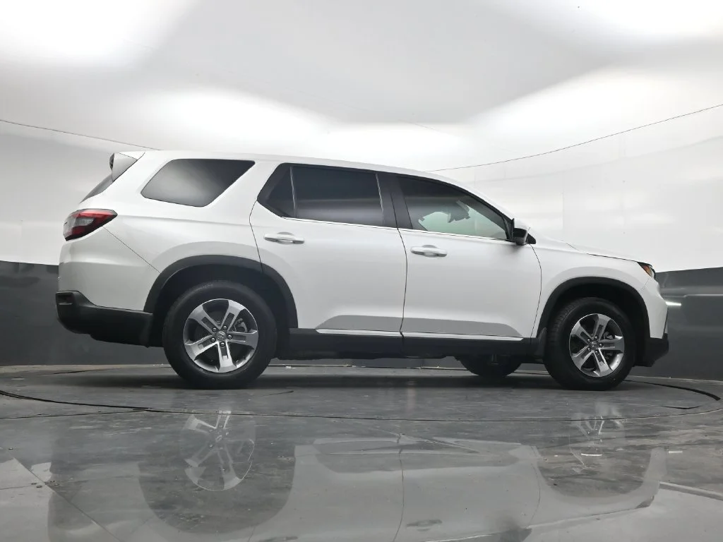 Certified Used 2025 Platinum White Pearl Honda EX-L image 84
