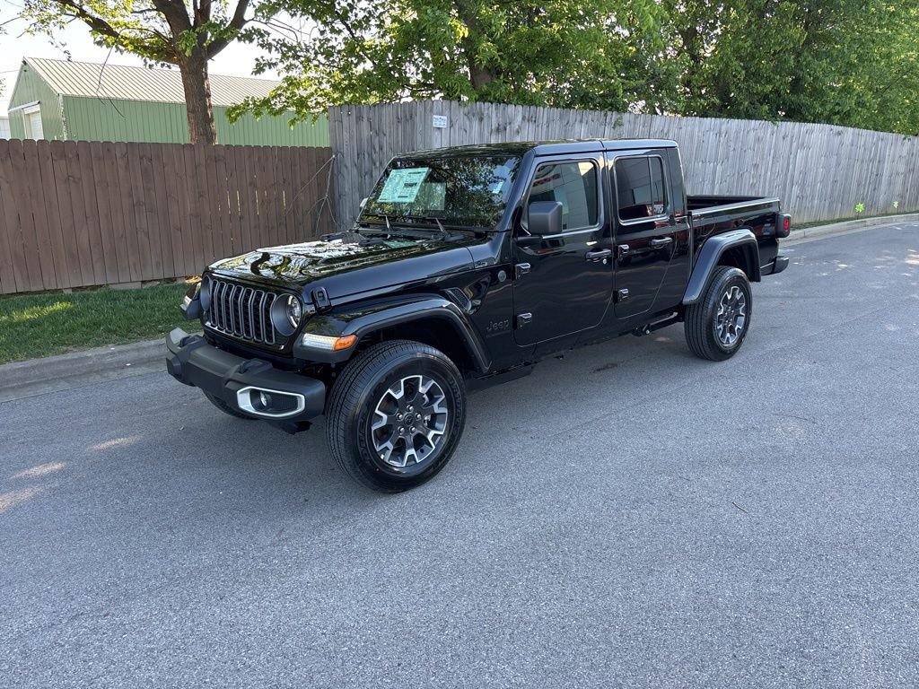 2026 Jeep Gladiator Sahara Auto's photo