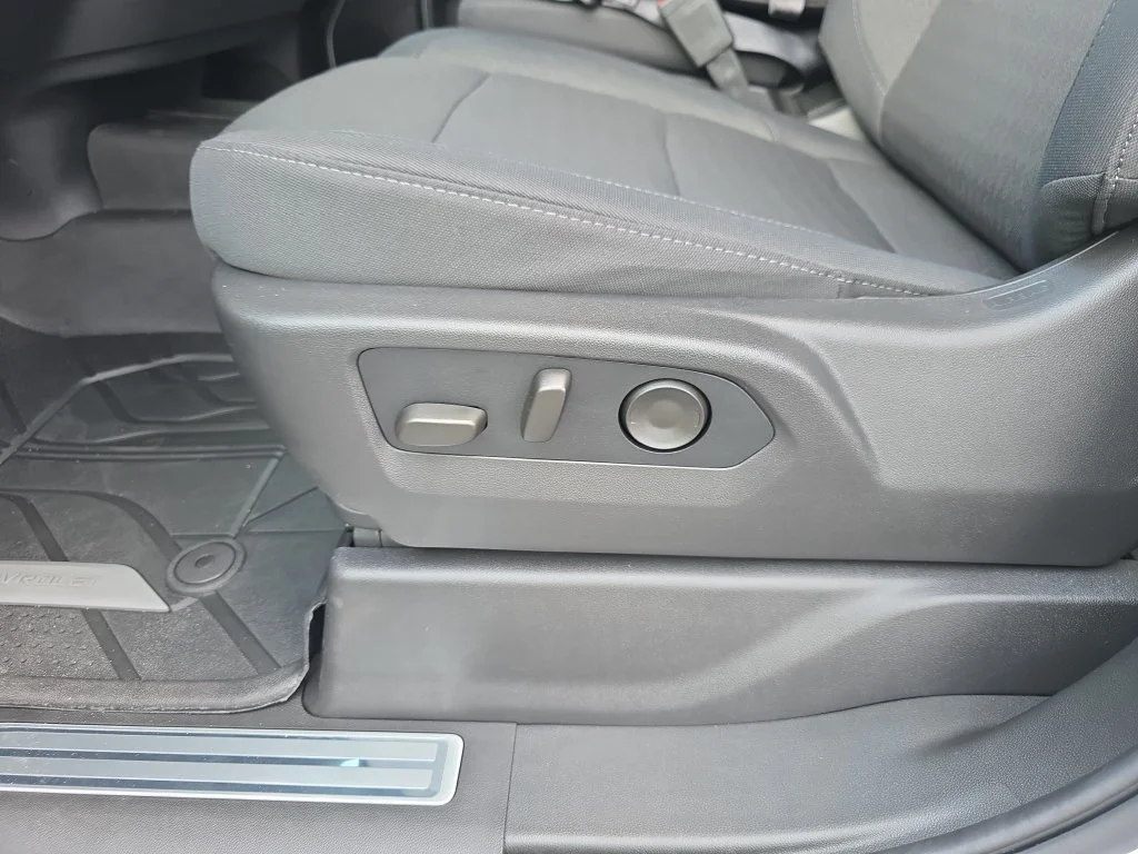 New 2026 Summit White Chevrolet LT image 13