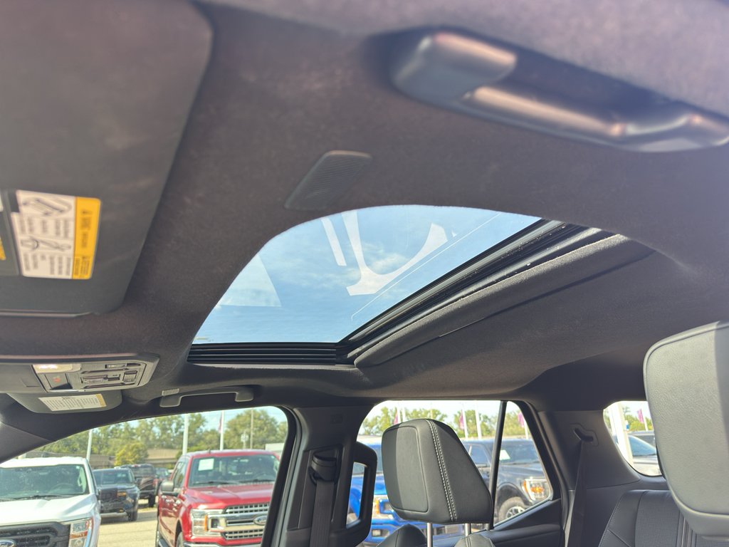 Used 2025 Gray Toyota Platinum image 27