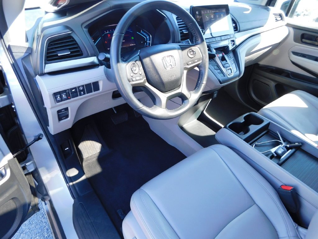 Certified Used 2024 Lunar Silver Metallic Honda EX-L image 15