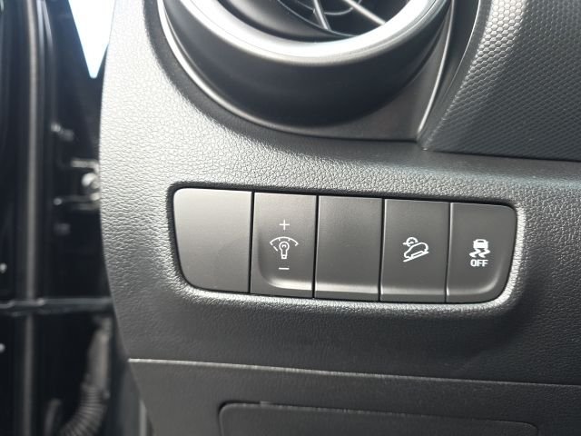 2023 Hyundai Kona SEL - Photo 15