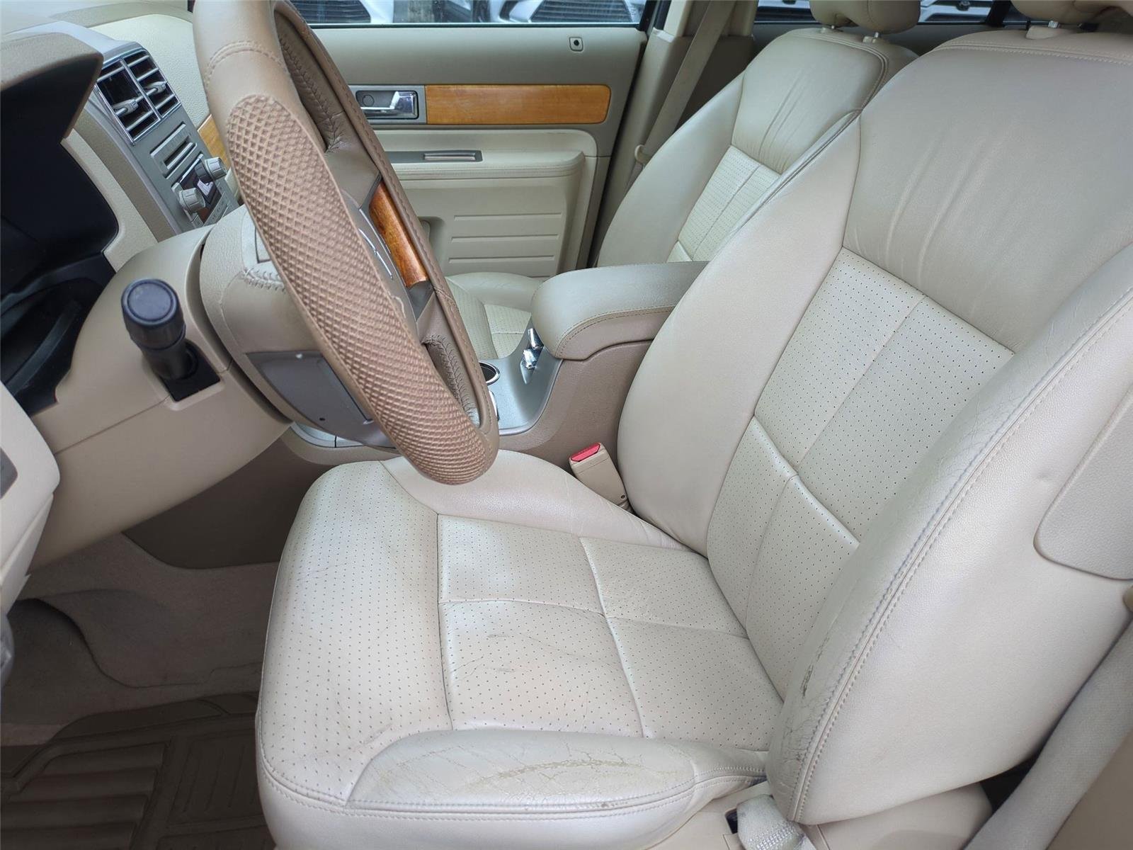 Used 2007  Lincoln  image 17