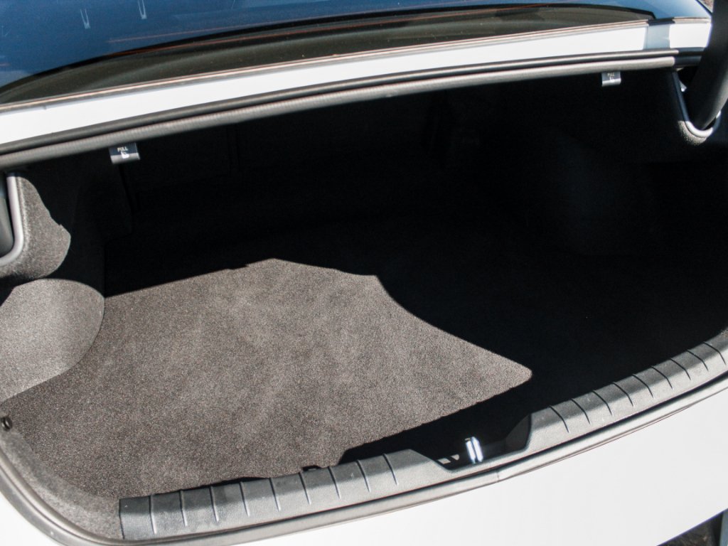 Used 2025 Snow White Pearl Kia GT-Line image 26