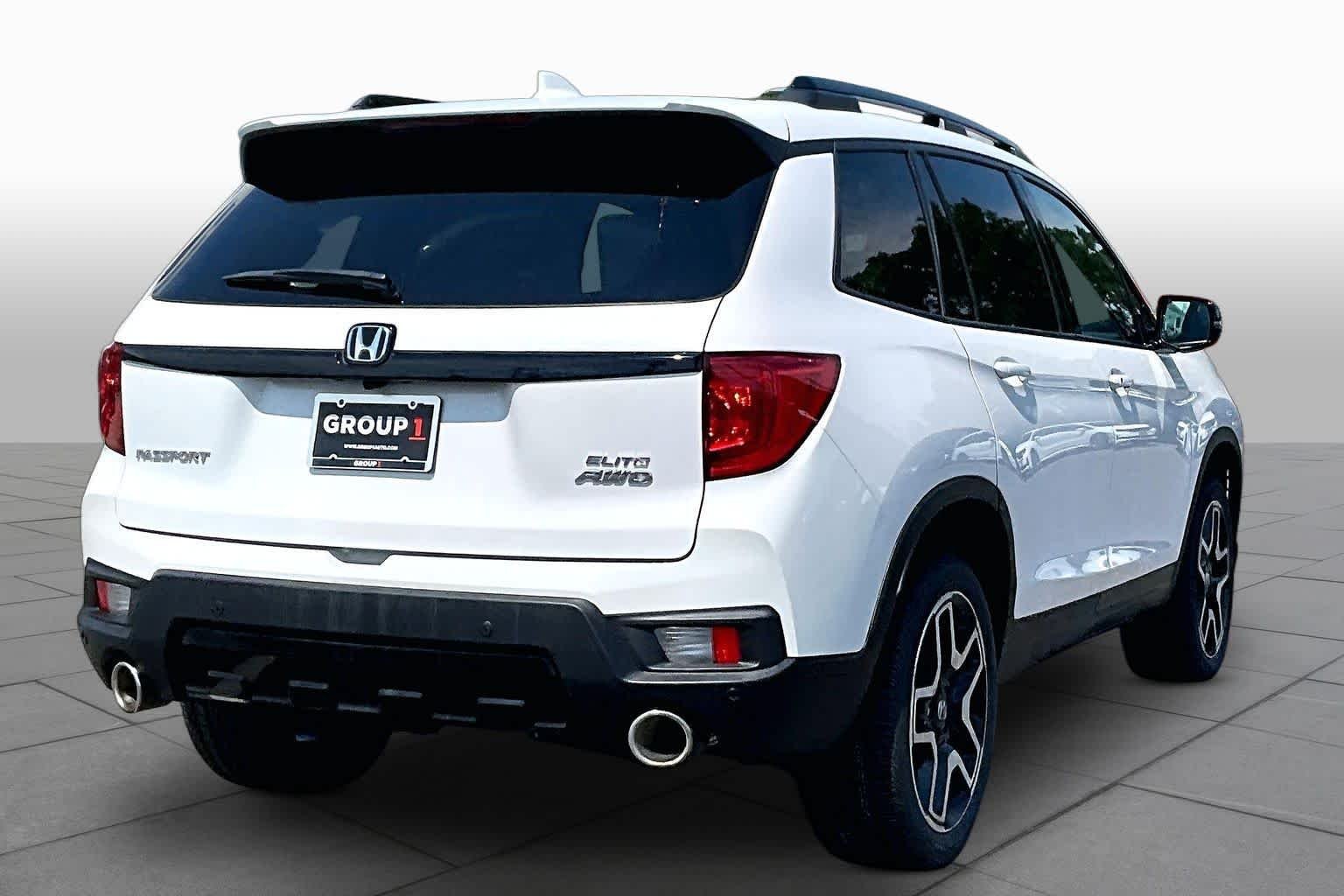 Certified Used 2023 Platinum White Pearl Honda AWD ELITE image 13