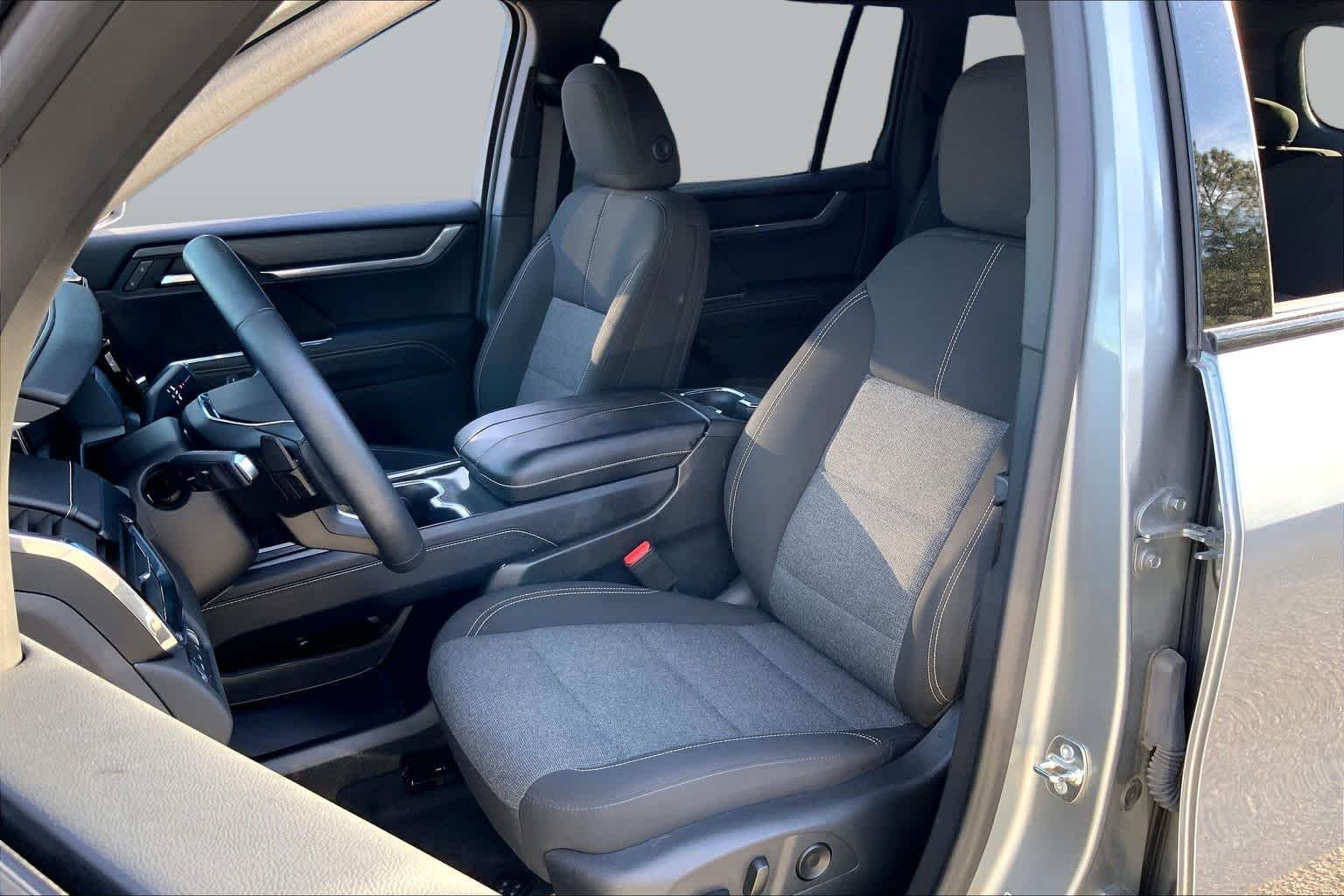 2026 GMC Acadia Elevation - Photo 8