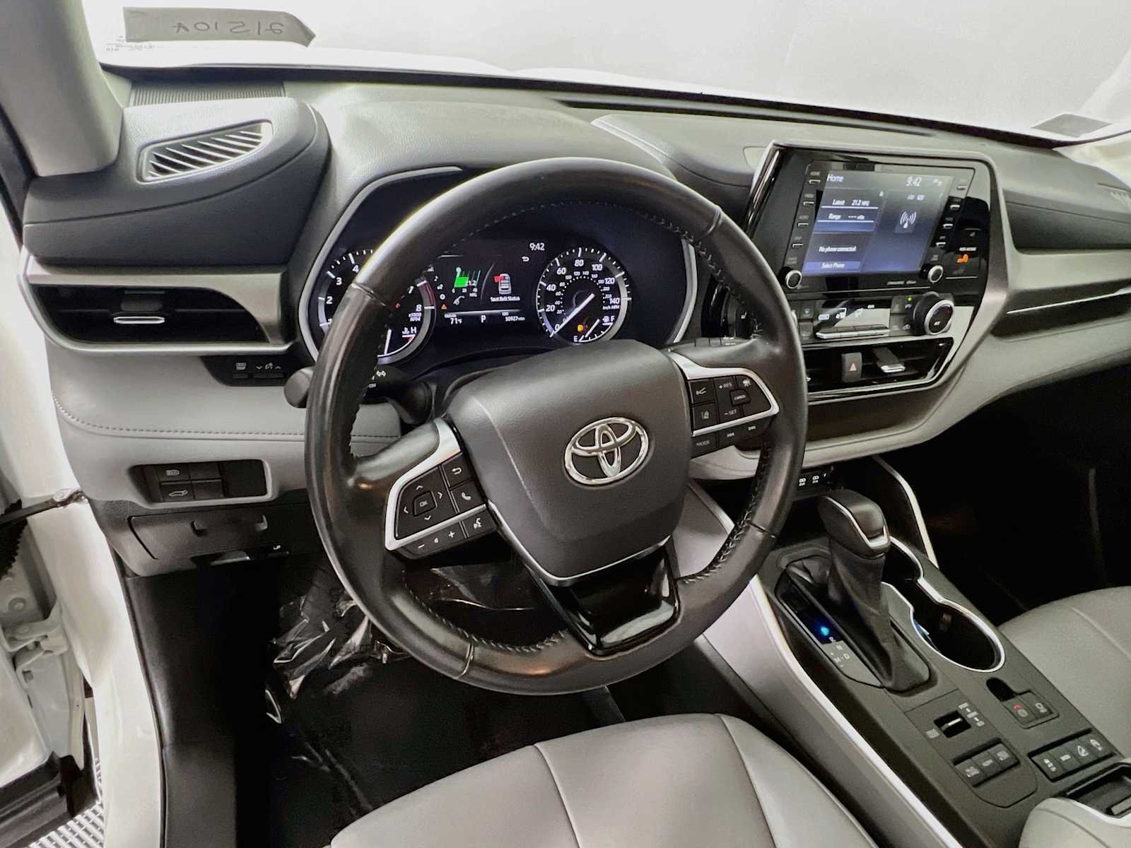 Used 2021 Blizzard Pearl Toyota XLE image 11