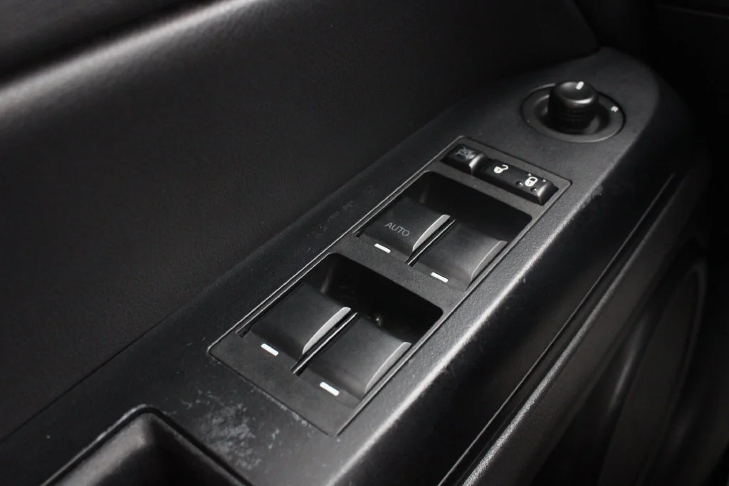 Used 2016 Black Jeep High Altitude image 7