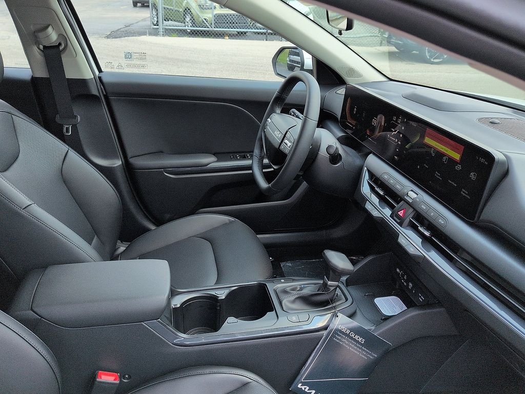 New 2026 Snow White Pearl Kia EX image 7