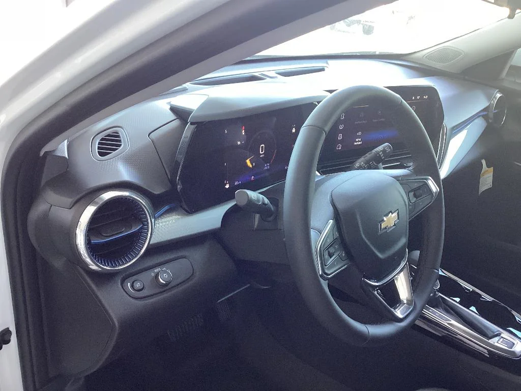 New 2026 Summit White Chevrolet LT image 9