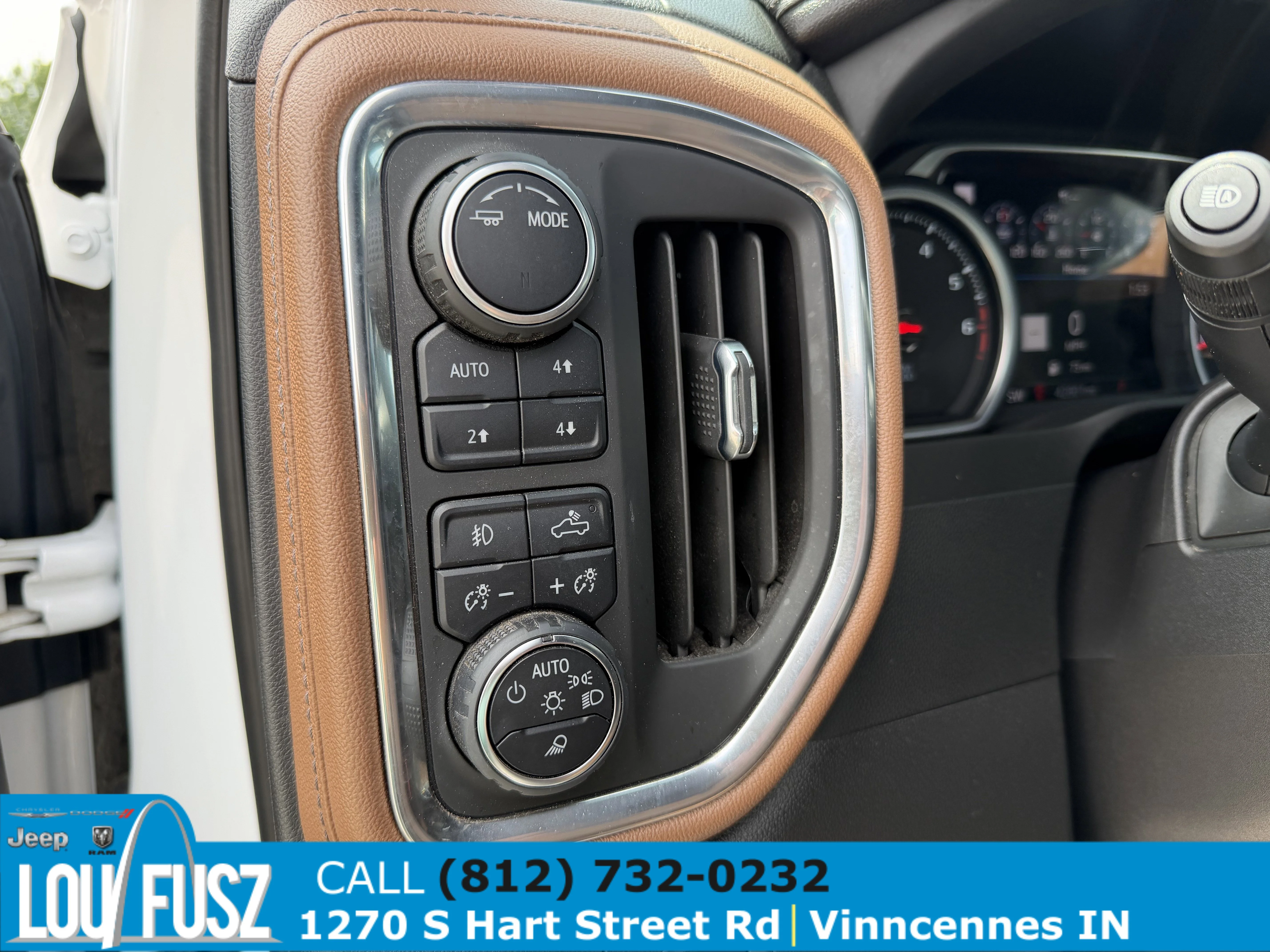 Used 2022 White Chevrolet High Country image 17