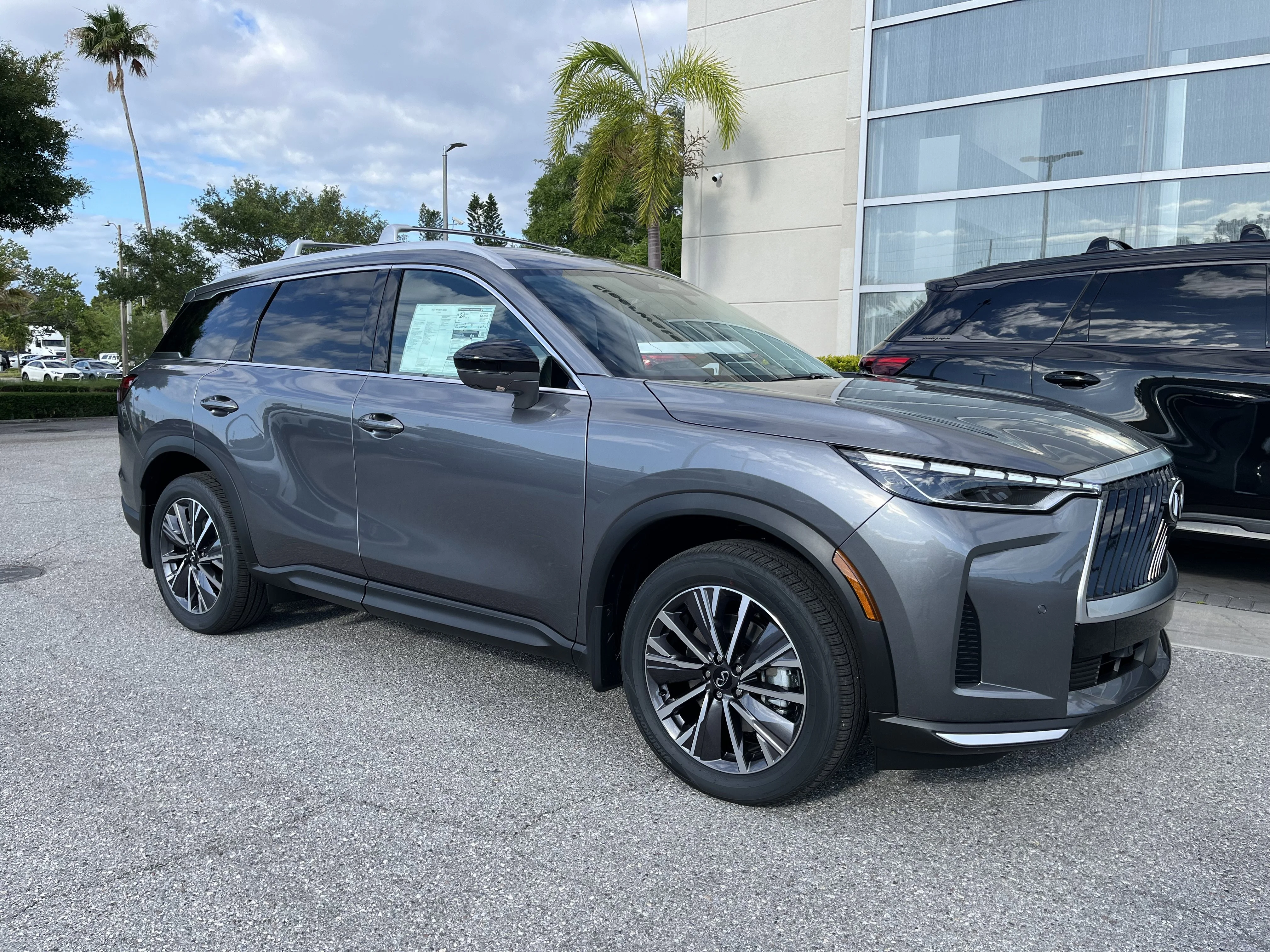 New 2027 Graphite Shadow INFINITI LUXE image 8