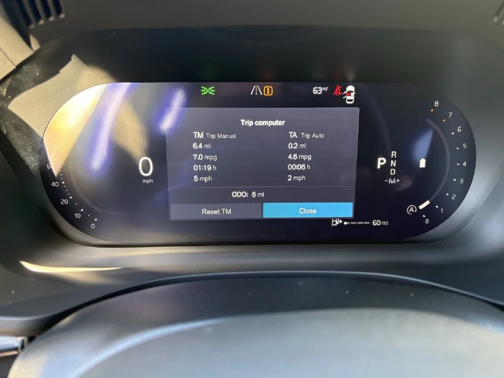 New 2026 Vapour Grey Volvo Plus image 18