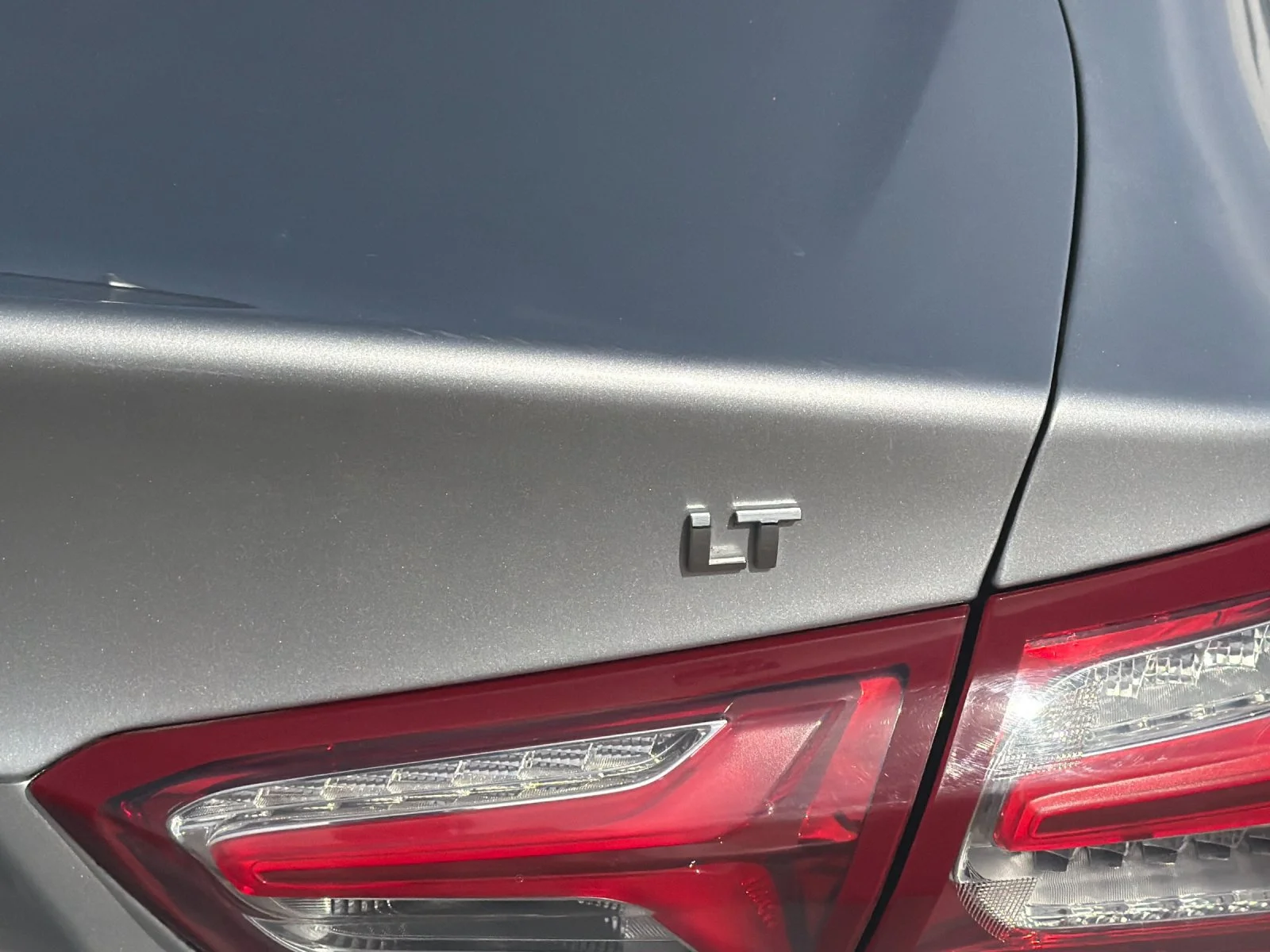 Used 2020 SILVER ICE METALLIC Chevrolet LT image 38