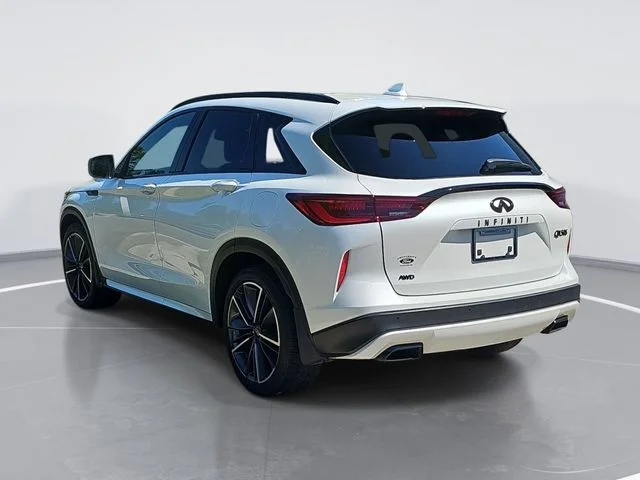 Used 2025 White INFINITI SPORT image 5