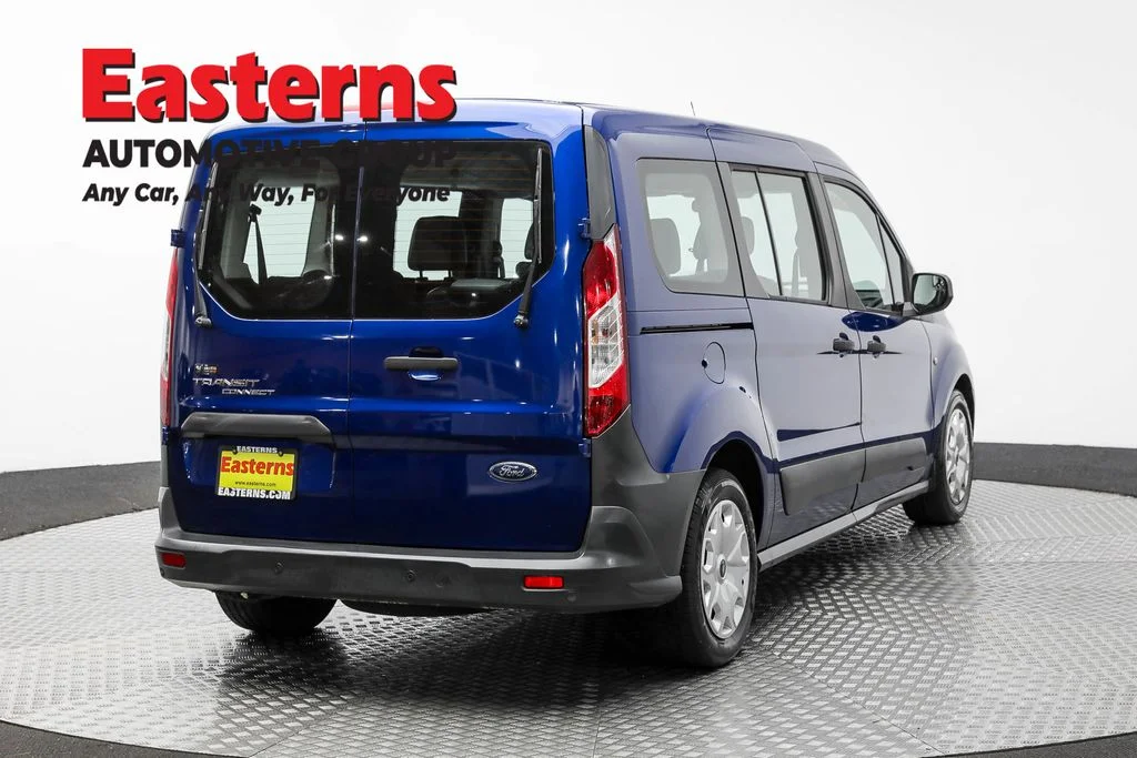Used 2017 Blue Ford XL image 5