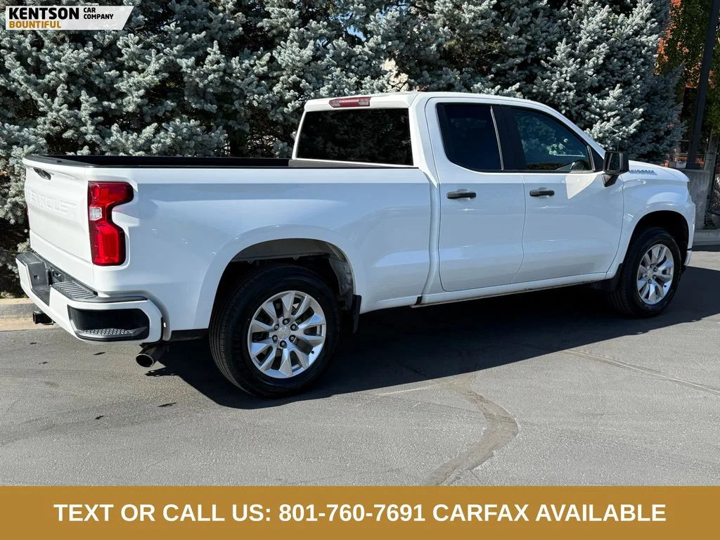 Used 2021 White Chevrolet Custom image 9