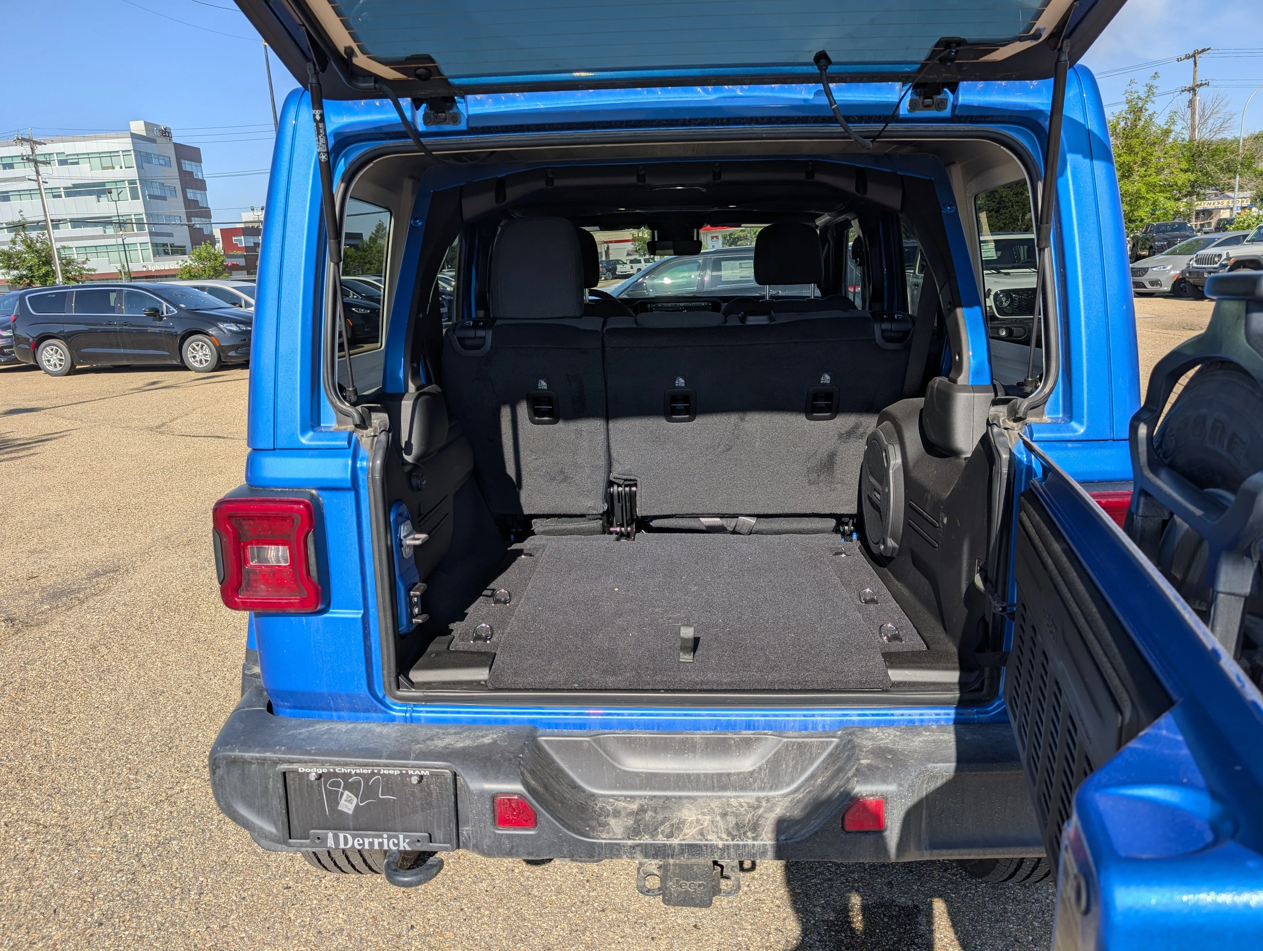 New 2025 Hydro Blue Pearl Jeep Sahara image 6