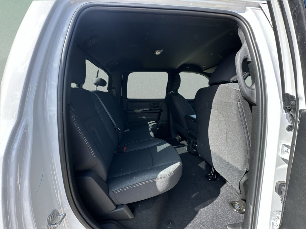 New 2026 Bright White Clear-Coat Exterior Paint RAM Tradesman image 25